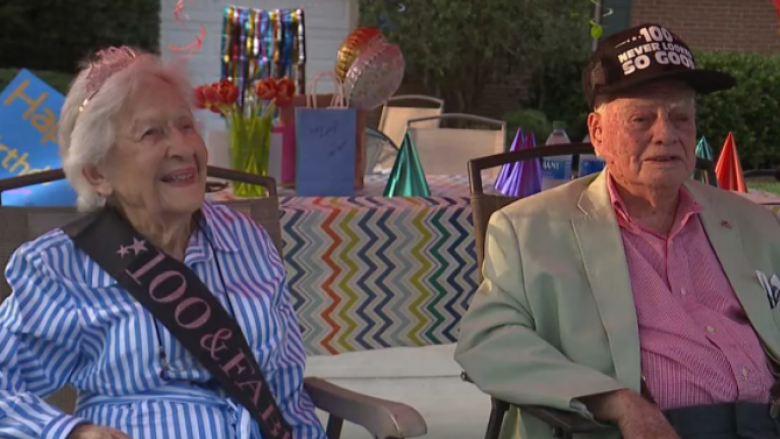 Çifti i martuar për 80 vjet festojnë së bashku ditëlindjen e 100-të