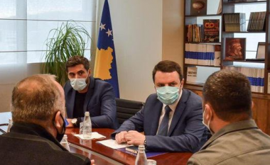 Ministri Selimi dhe përfaqësues të SHKK-së flasin për punën në burgje gjatë pandemisë  