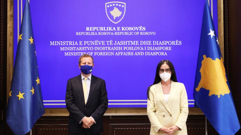Ministrja Haradinaj i kërkon përfaqësuesit të BE-së në Kosovë lehtësim në përafrimin e njohjes nga pesëshja e BE-së