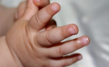 Një foshnje 9 muajshe dërgohet pa shenja jete në Spitalin e Pejës