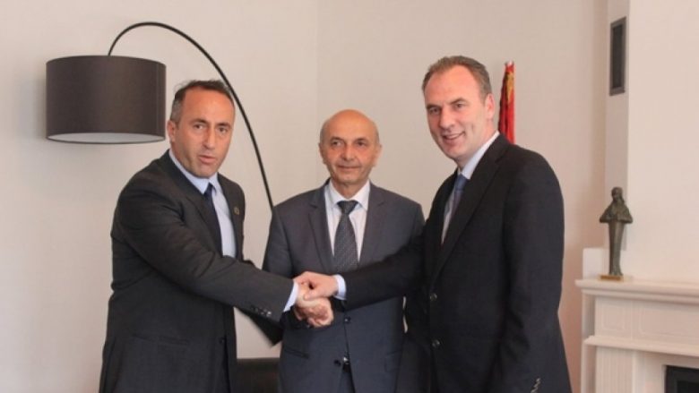 Zhvillime brenda koalicionit: Takohen Mustafa, Haradinaj e Limaj