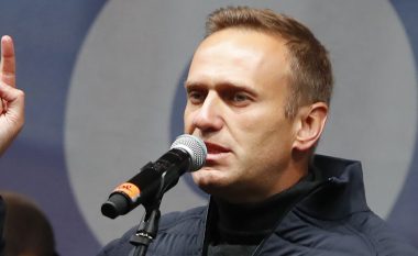 Ndihmësit e Navalnyt: Agjenti nervor është gjetur në një shishe në dhomën e hotelit