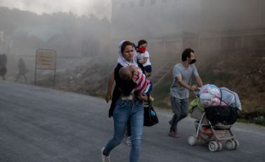 Vendet evropiane do të strehojnë 400 fëmijë pas zjarrit në Greqi