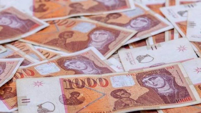 Qeveria e Maqedonisë bën të ditur kur do të paguhen pensionet për muajin mars, do të ketë edhe 1.000 denarë shtesë