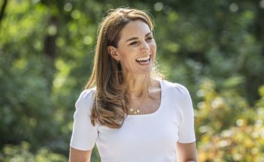 Historia prapa gjerdanit të artë të Kate Middleton