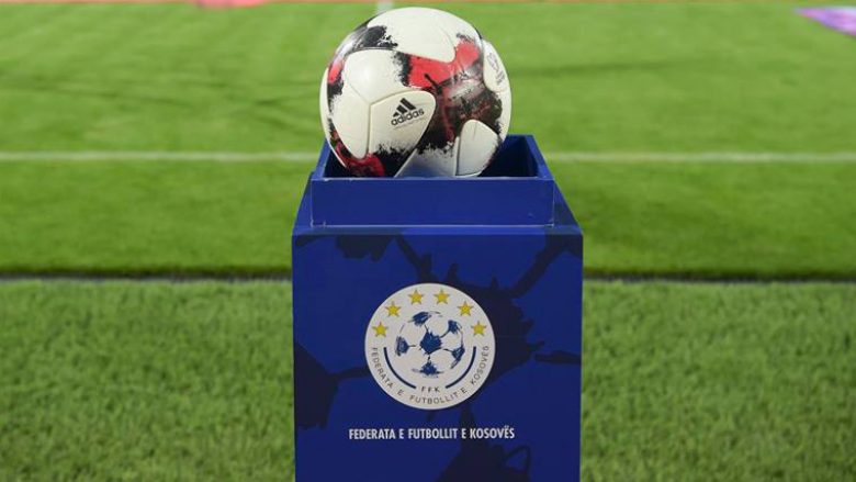 Drejtuesit e klubeve të Superligës priten nga FFK, u diskutua për edicionin e ri