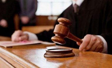 Gjykata në Gjakovë dënon me dy vjet burgim personin që kishte gjuajtur me armë zjarri