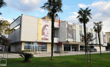 Galeria Kombëtare e Shqipërisë ekspozon veprat e fondit në pikturë, vizatime, skulpturë dhe karikatura