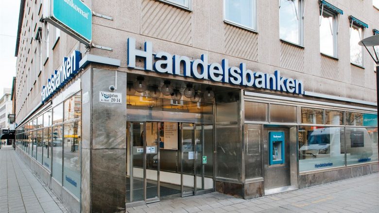 Banka suedeze do të largojë 1 mijë punëtorë dhe do të mbyllë 180 degë