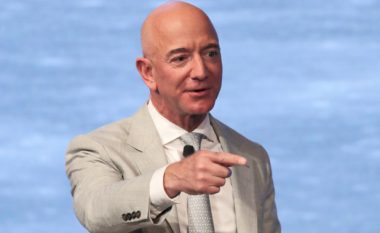 Jeff Bezos fiton në 13 minuta më shumë se një person mesatar gjatë gjithë jetës