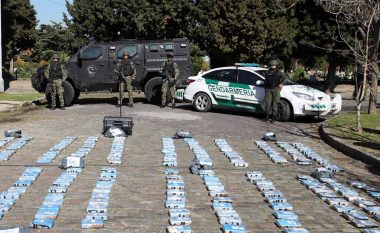 Deputetë të Dumës të përfshirë në skandalin e kokainës që u kapën në ambasadën ruse në Argjentinë