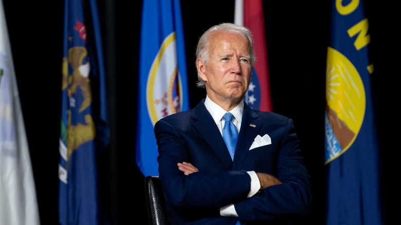 Disa orë para debatit presidencial amerikan, Biden publikon të dhënat rreth taksave federale