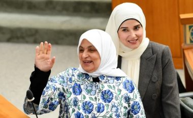 Një precedent në Kuvajt: Tetë gra emërohen gjyqtare të Gjykatës së Lartë