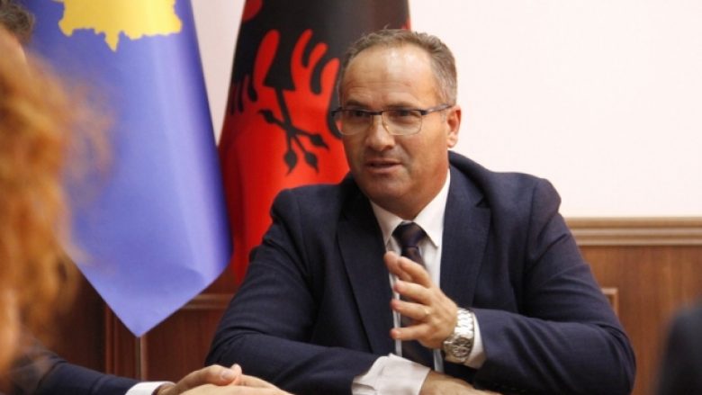 Ministri Krasniqi thotë se ka rënë në mase të madhe konsumimi i produkteve nga Serbia