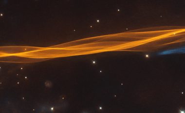 Teleskopi hapësinor Hubble i NASA-s kap një pamje mahnitëse të valës së shpërthimit të supernovas