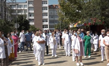 ​Punëtorët shëndetësorë paralajmërojnë protesta të përshkallëzuara