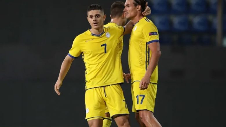 Rashica dhe Kololli në përkrahje të Kosovës në ndeshjen ndaj Greqisë