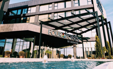 Four Points by Sheraton – hoteli i brendit botëror me arkitekturën magjepsëse!