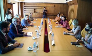 Selimi dhe ministrja Gjonaj flasin për sundimin e ligjit dhe reformat në drejtësi