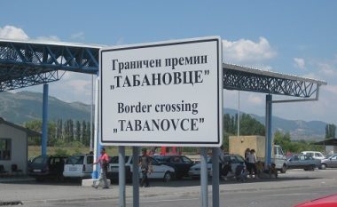 Në vendkalimin kufitar Tabanoc, pritje deri në 45 minuta