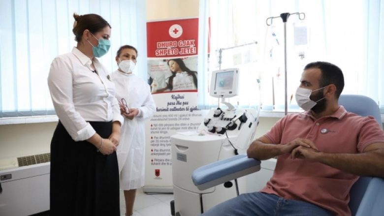 Shqipëria me pajisje të re për ndarjen e plazmës nga gjaku, Manastirliu: T’i ndihmojmë pacientët me COVID-19