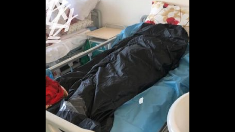 Maxhuni: Një kufomë u la pesë orë në dhomë me pacientët në QKUK