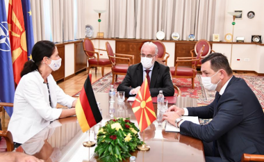 Xhaferi në takim me ambasadoren gjermane: Deri në fund të vitit do t’i nisim negociatat me BE-në