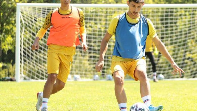Jetmir Topalli debuton në Superligën e Turqisë, por skuadra e tij pëson humbje të thellë