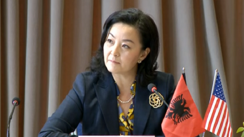 Ambasadorja amerikane në Shqipëri përshëndet qëndrimin e Britanisë: Askush nuk është mbi ligjin