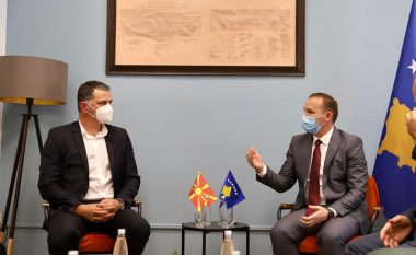 Zemaj me zëvendësministrin e Shëndetësisë së Maqedonisë flasin për situatën me pandeminë COVID-19