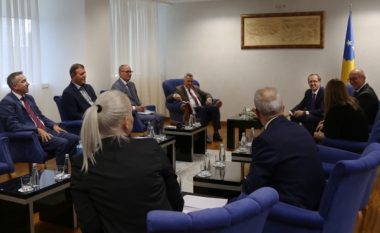 ​Hoti takohet me anëtarët e Bordit të Asociacionit të Komunave të Kosovës