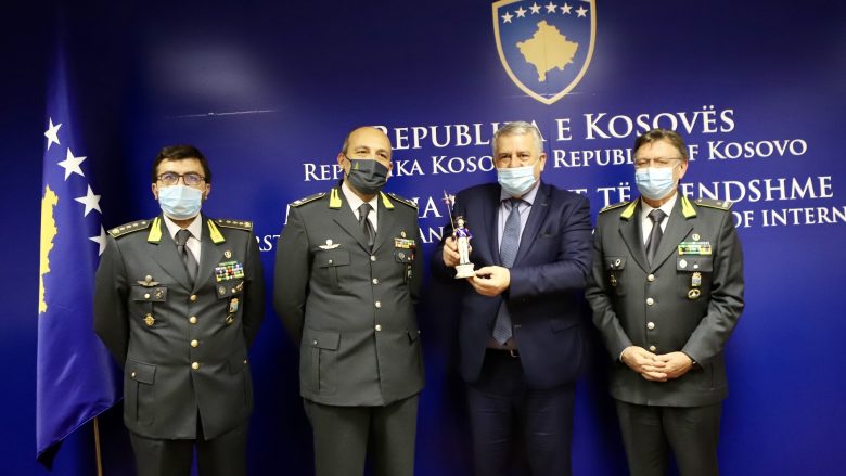 Veliu takohet me ambasadorin e Italisë në Kosovë, kërkon mbështetje në fushën e hetimeve të krimeve ekonomike dhe financiare