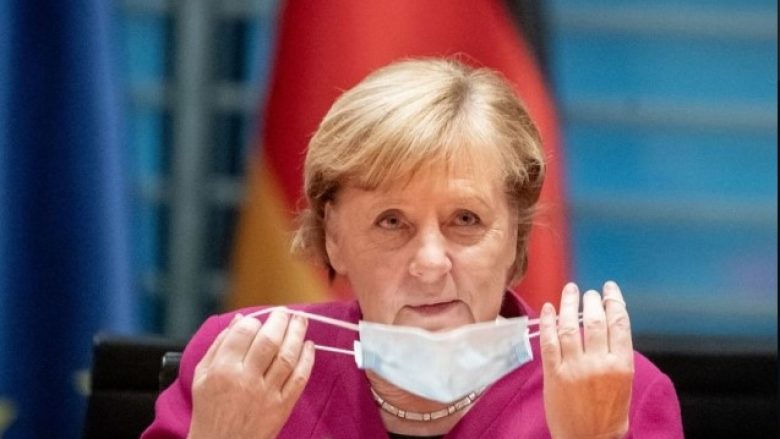 Merkel: Ju lutem, qëndroni në shtëpi!