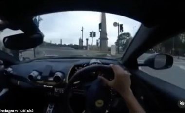 Humb kontrollin mbi timonin, përplas Ferrarin në rrethojën mbrojtëse të urës së Londrës – shoferi filmon ngjarjen