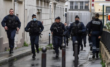 Sulme me thikë dhe prerje koke, policia franceze vret sulmuesin në afërsi të Parisit
