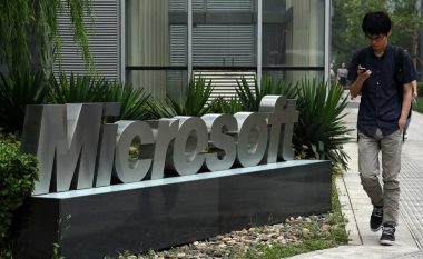 Microsoft ua mundëson punonjësve të punojnë nga shtëpia, por nga një gjë duhet të heqin dorë