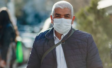 Gjobiten 500 persona për mosmbajtje të maskës mbrojtëse në Maqedoni