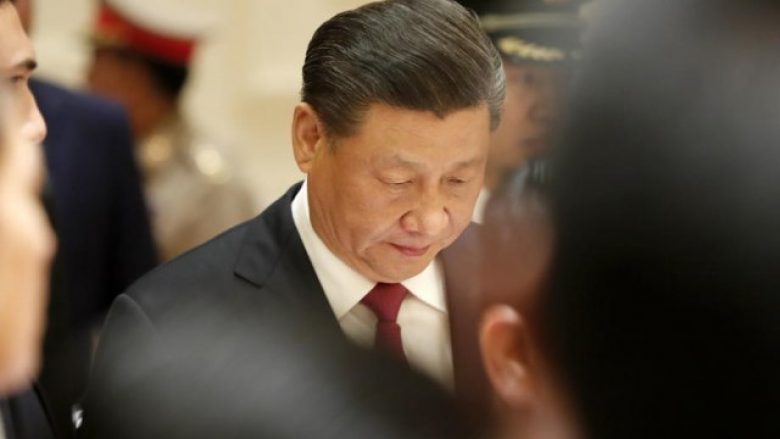 Presidenti kinez u drejtohet ushtarëve: Përqendrohuni në përgatitjen për luftë