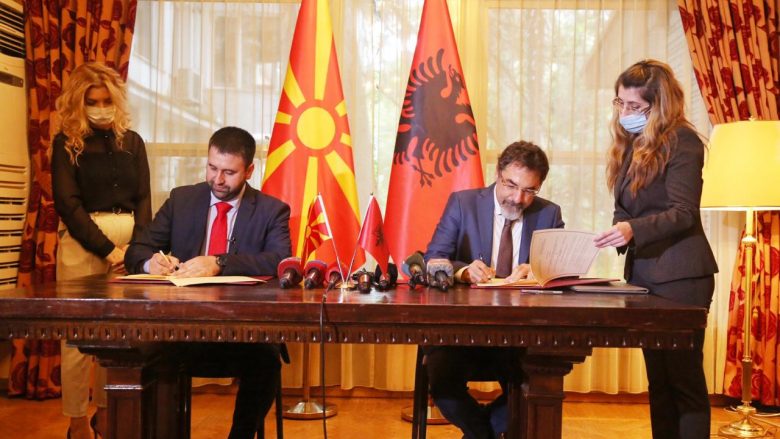 Maqedonia dhe Shqipëria nënshkruan marrëveshje bilaterale për heqjen e barrierave fitosanitare