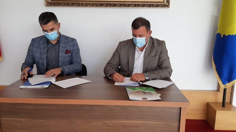 Komuna e Obiliqit dhe e Vushtrrisë nënshkruajnë memorandum bashkëpunimi