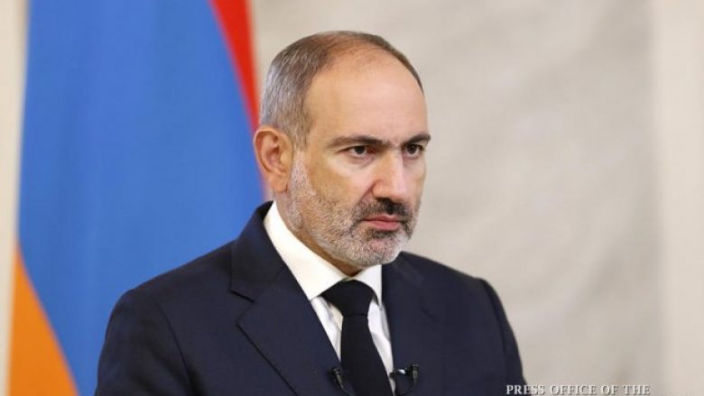 Kryeministri armen u bëri thirrje ushtarëve të çmobilizuar të kthehen në ushtri