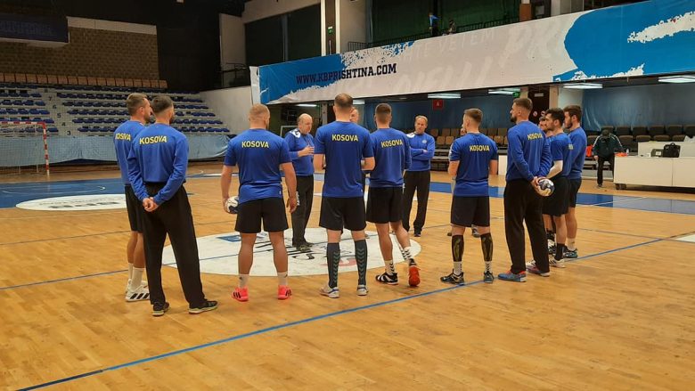 Kosova në hendboll fillon përgatitjet për ndeshjet me Malin e Zi dhe Suedinë