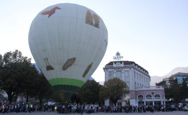Peja me aktivitet të ri, “balona me ajër” – për të gjithë ata që duan të shijojnë nga ajri peizazhet e këtij qyteti