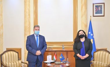 Osmani takoi ambasadorin e ri hungarez, diskutuan për bashkëpunimin ndërparlamenatar Kosovë-Hungari