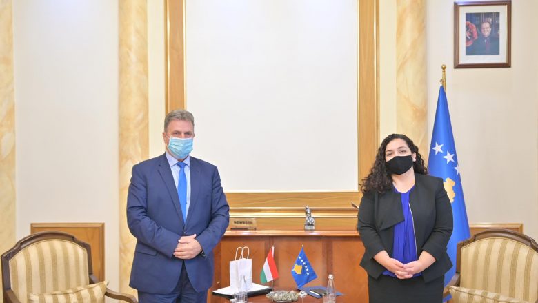 Osmani takoi ambasadorin e ri hungarez, diskutuan për bashkëpunimin ndërparlamenatar Kosovë-Hungari