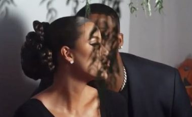 Khloe Kardashian pranon puthje nga Tristan në ditëlindjen e Kim