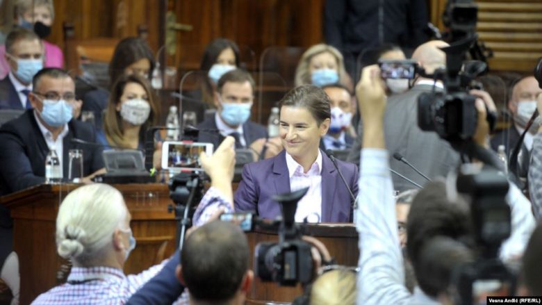 Votohet qeveria e re e Serbisë, Ana Brnabiq sërish kryeministre