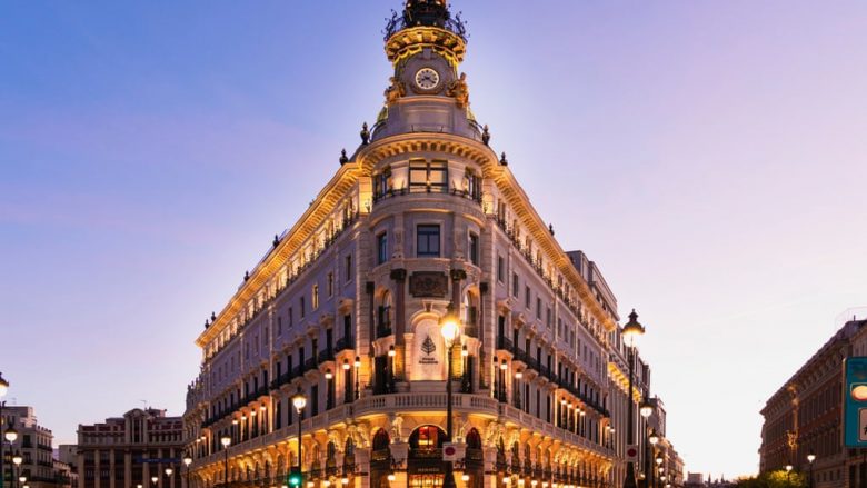 Hoteli i parë i madh i Madridit që sot ka gjithçka, përveç mysafirëve – por që nuk është i vetmi i prekur nga kriza e shkaktuar nga COVID-19