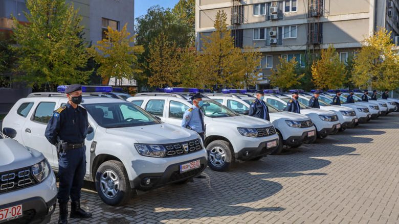 Policia e Kosovës pranoi një donacion prej 15 veturave nga Gjermania