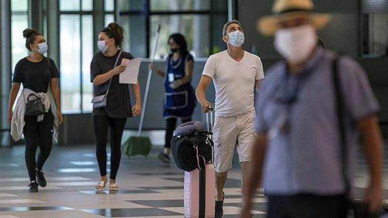 Zvicra raporton rekord rastesh të reja me coronavirus që nga fillimi i pandemisë